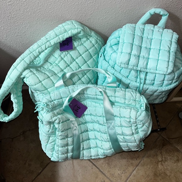 iris & rainbow Handbags - Mint Green Puff Travel Bag Set by Iris & Rainbow